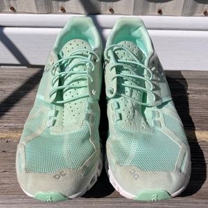 On Cloud  - size 8.5 green